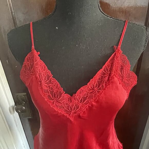 Victorias Secret Camisole - Picture 4 of 9